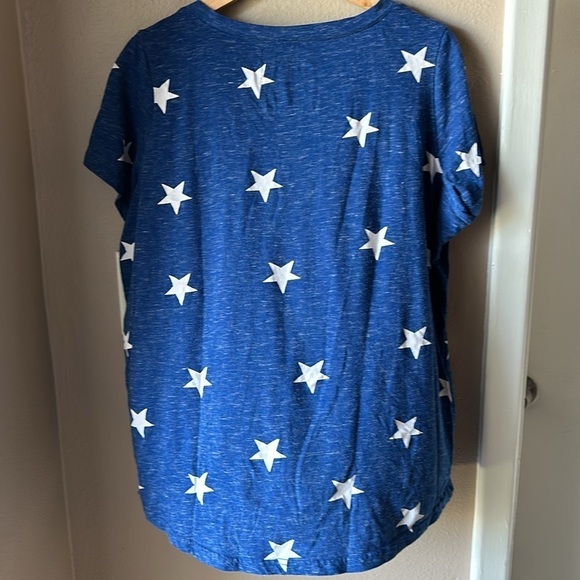 REFLEX Stars Short Sleeve V-Neck Tee - Picture 6 of 6